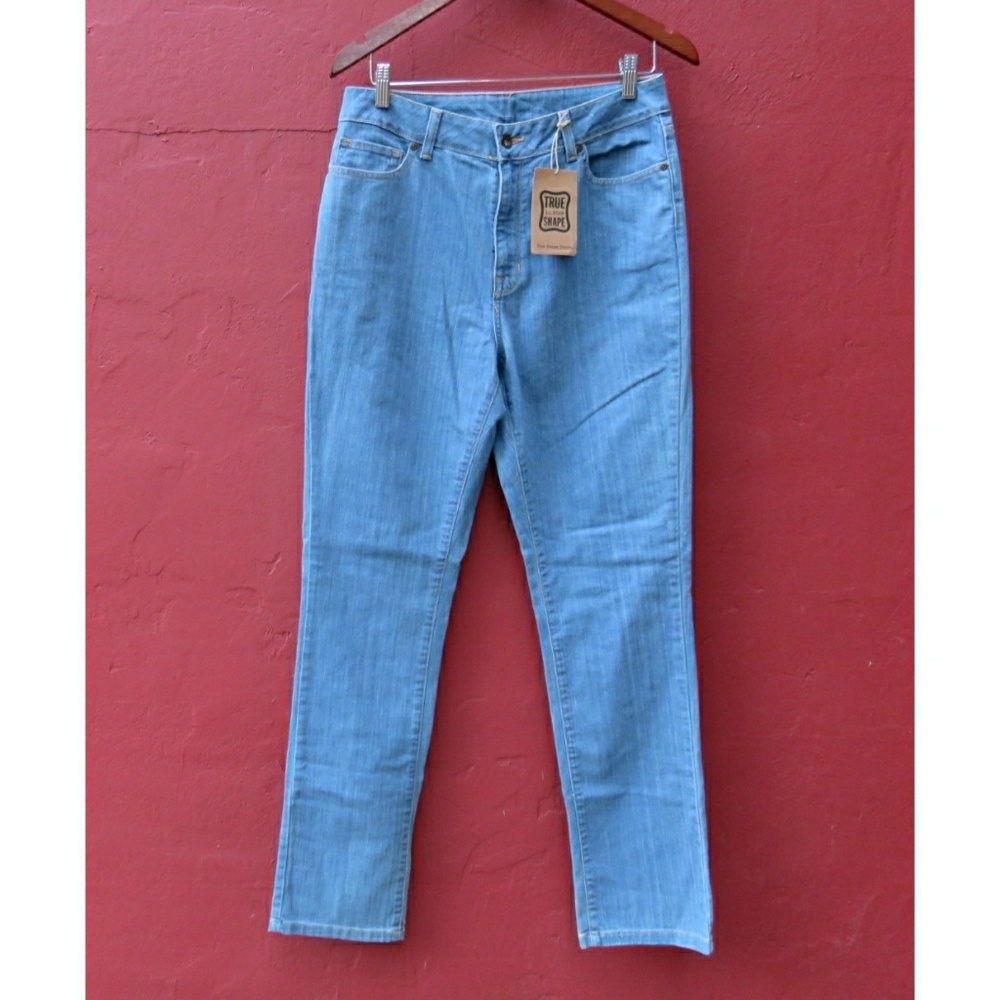 L.L. Bean Slimming Hi Rise Straight Leg Jeans Tall - Picture 2 of 6